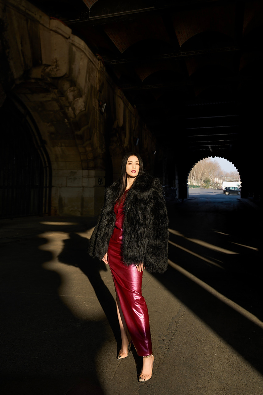 黄圣依 透明高跟鞋美jio丫[爱你][爱你] 676767