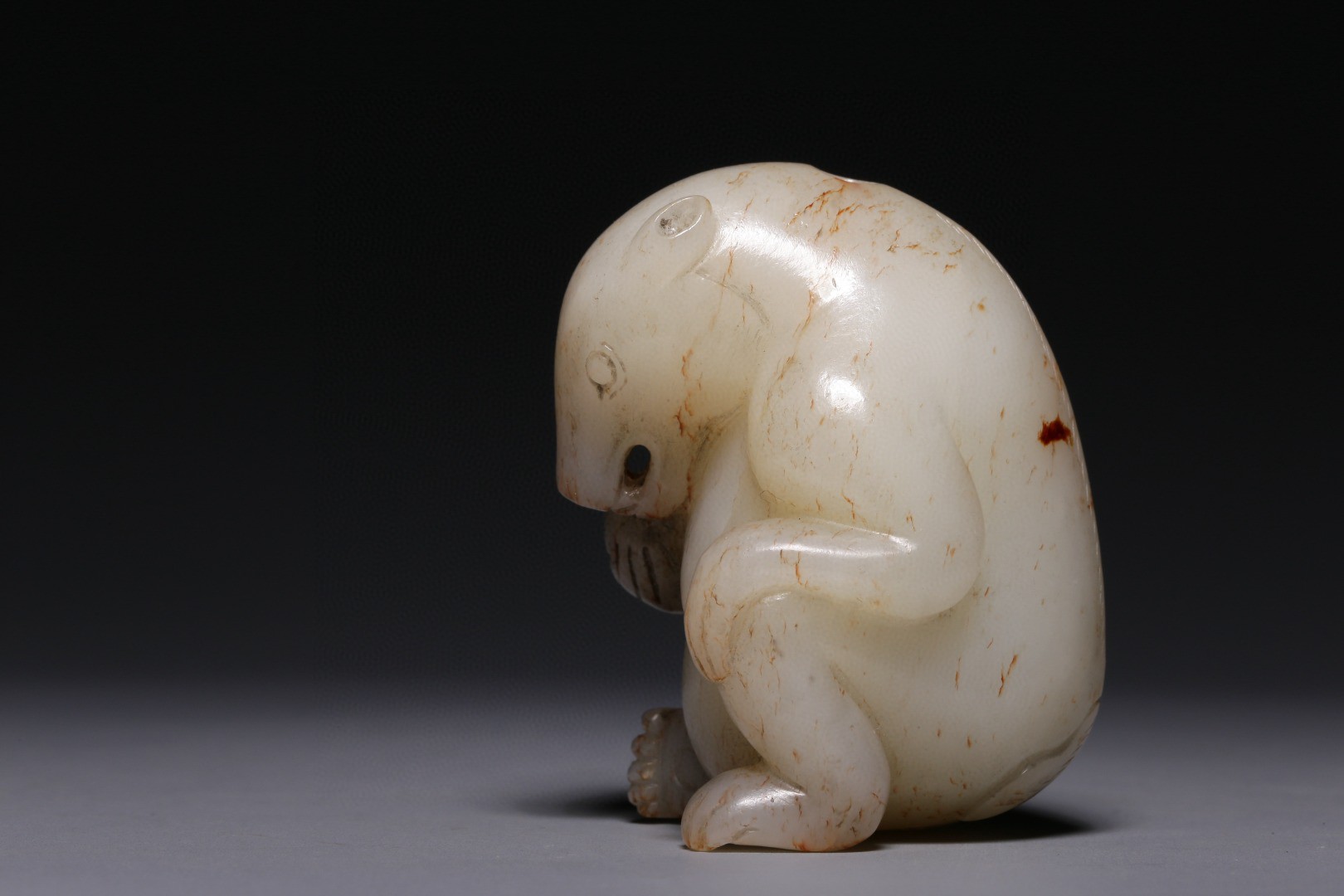 明以前,和田玉带沁熊把件