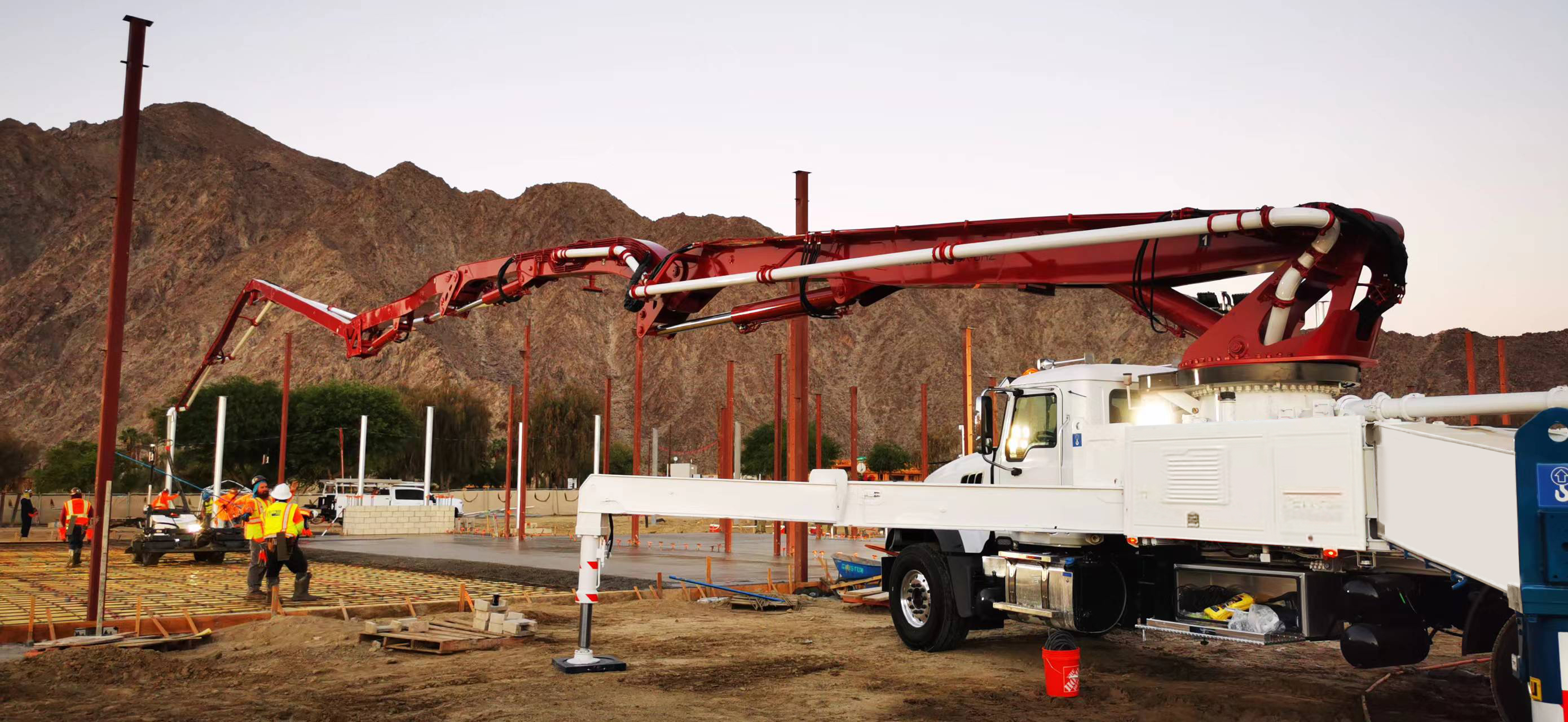 中联重科50米泵车美国首秀大放异彩 "极光绿"闪耀国际高端市场