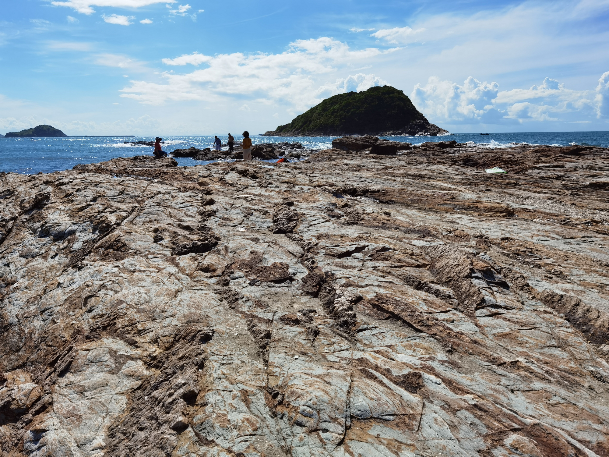 惠东县盐洲岛彩石滩掠影