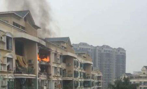 重庆一小区发生爆炸，疑似有人身亡（爆炸未引发火灾）