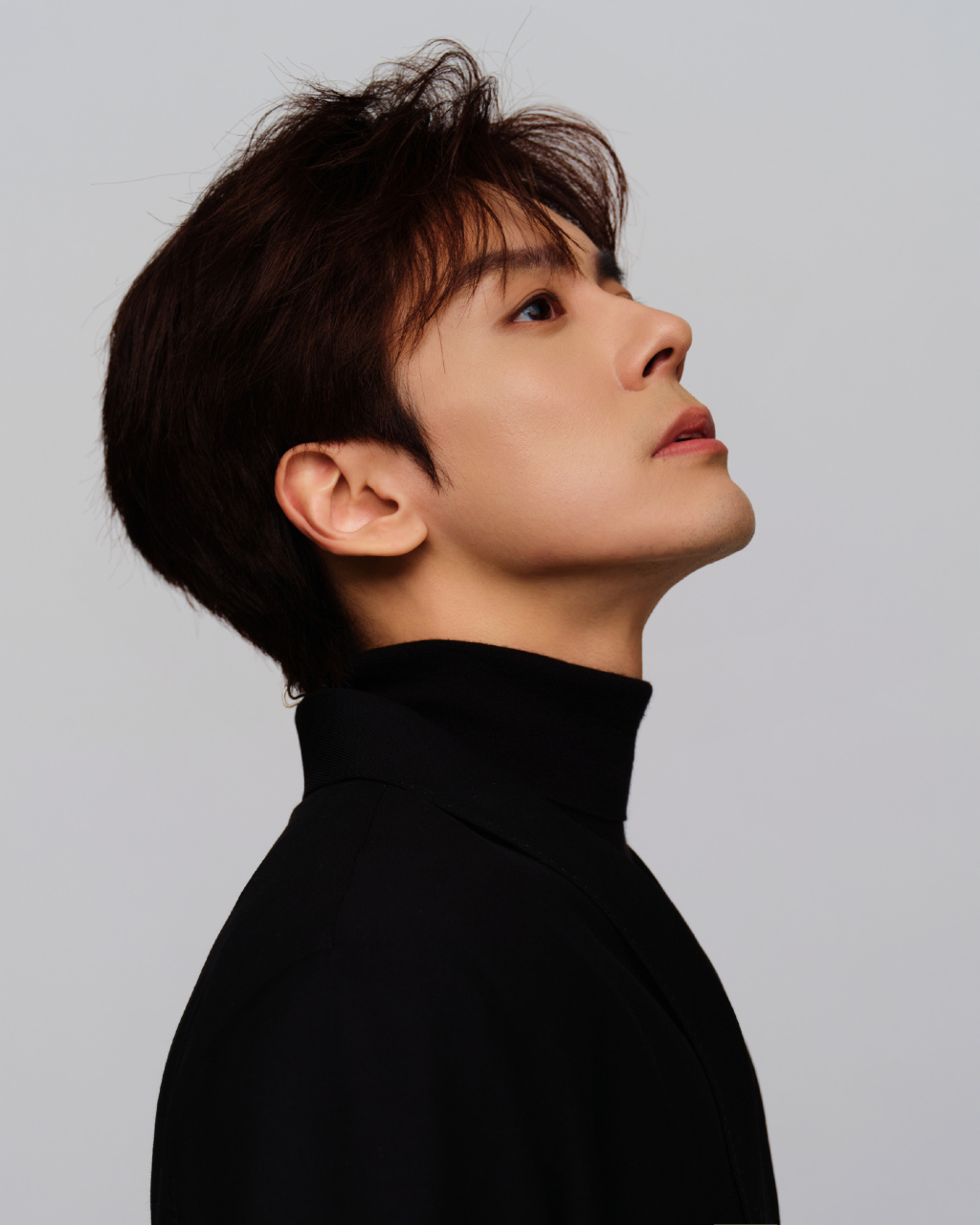 魏哲鸣帅气壁纸写真[给你小心心][绿丝带]