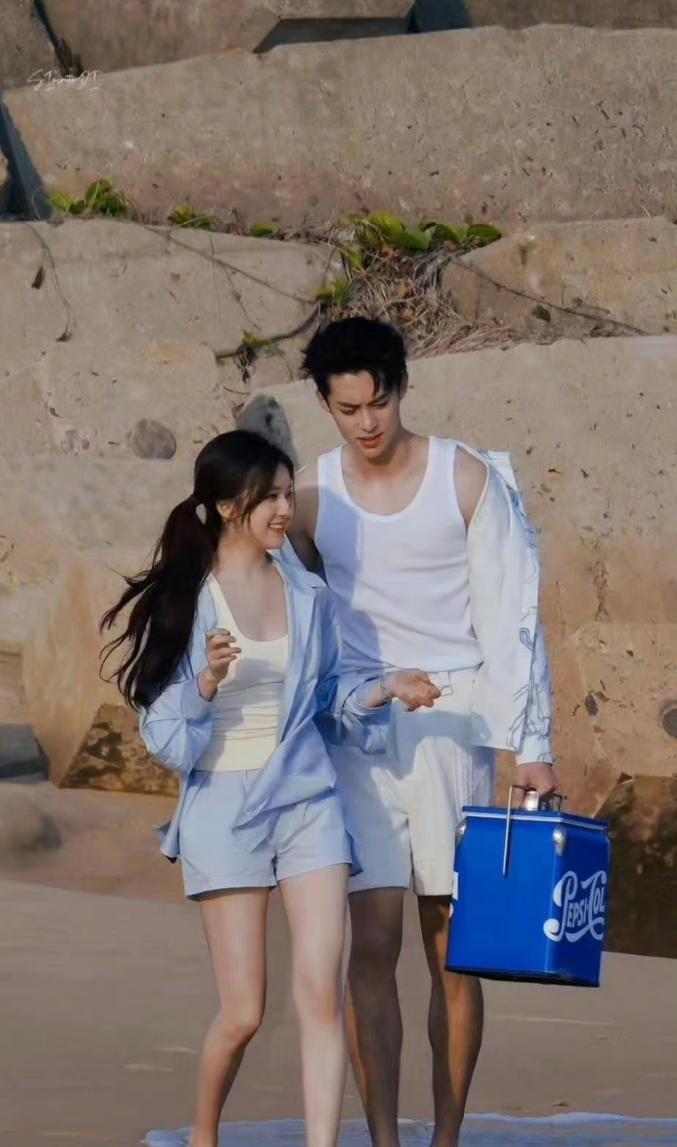 赵露思,王鹤棣合影,天啊帅哥美女啥时候合作呀?