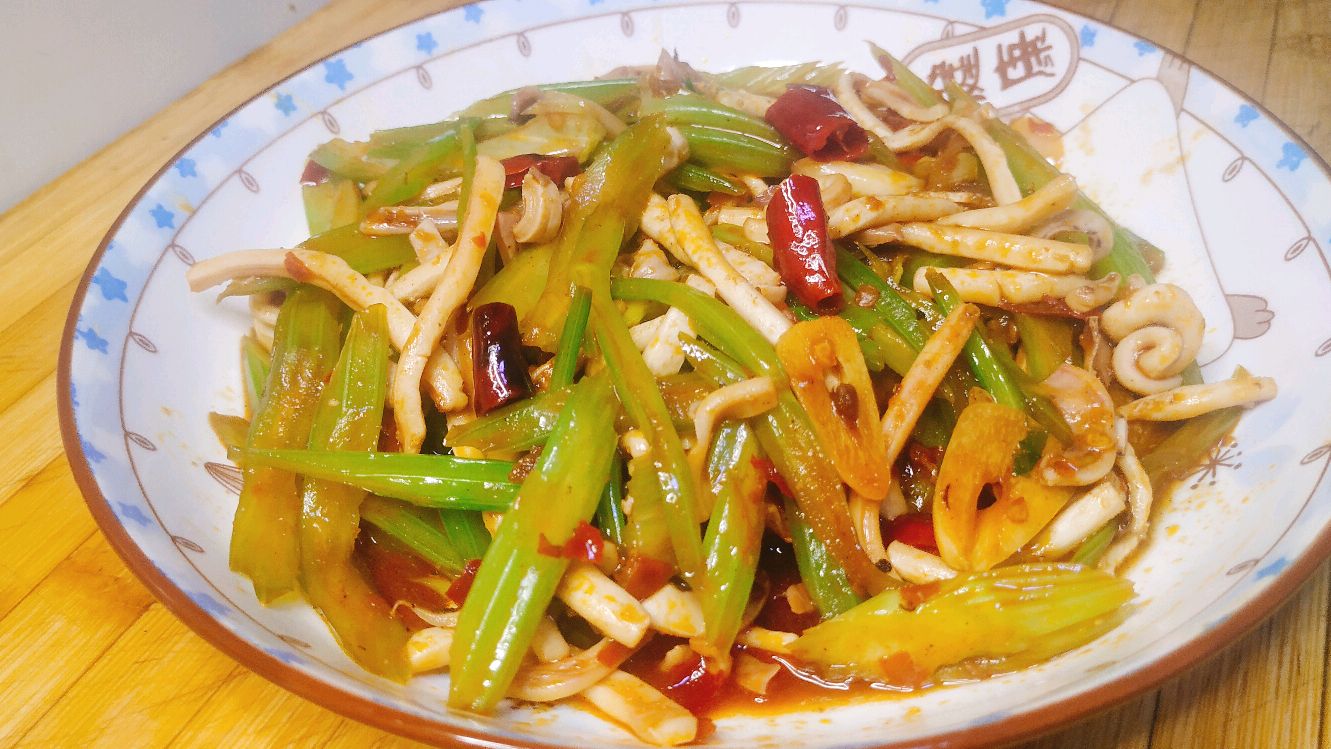爆炒鱿鱼这样做太好吃,鲜香脆爽,香辣可口,比大排档卖的都好吃
