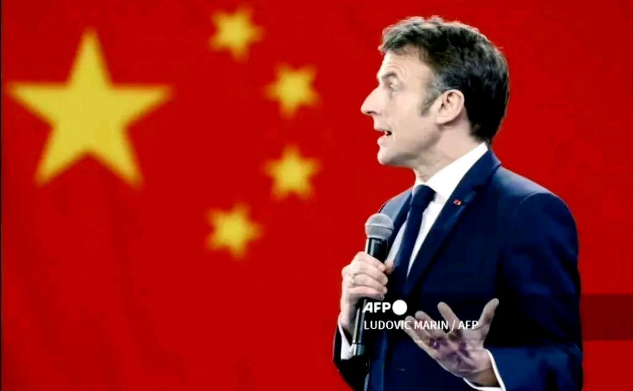 法国总统马克龙访华#  这组照片谁拍的? 背影取的相当好!