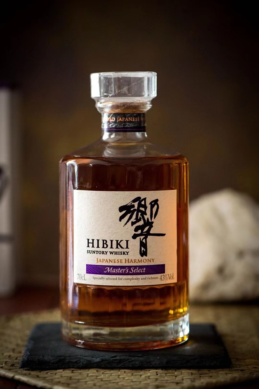 在第三代调酒师及shingo torii创始人曾孙监督,加上第四代首席调酒师