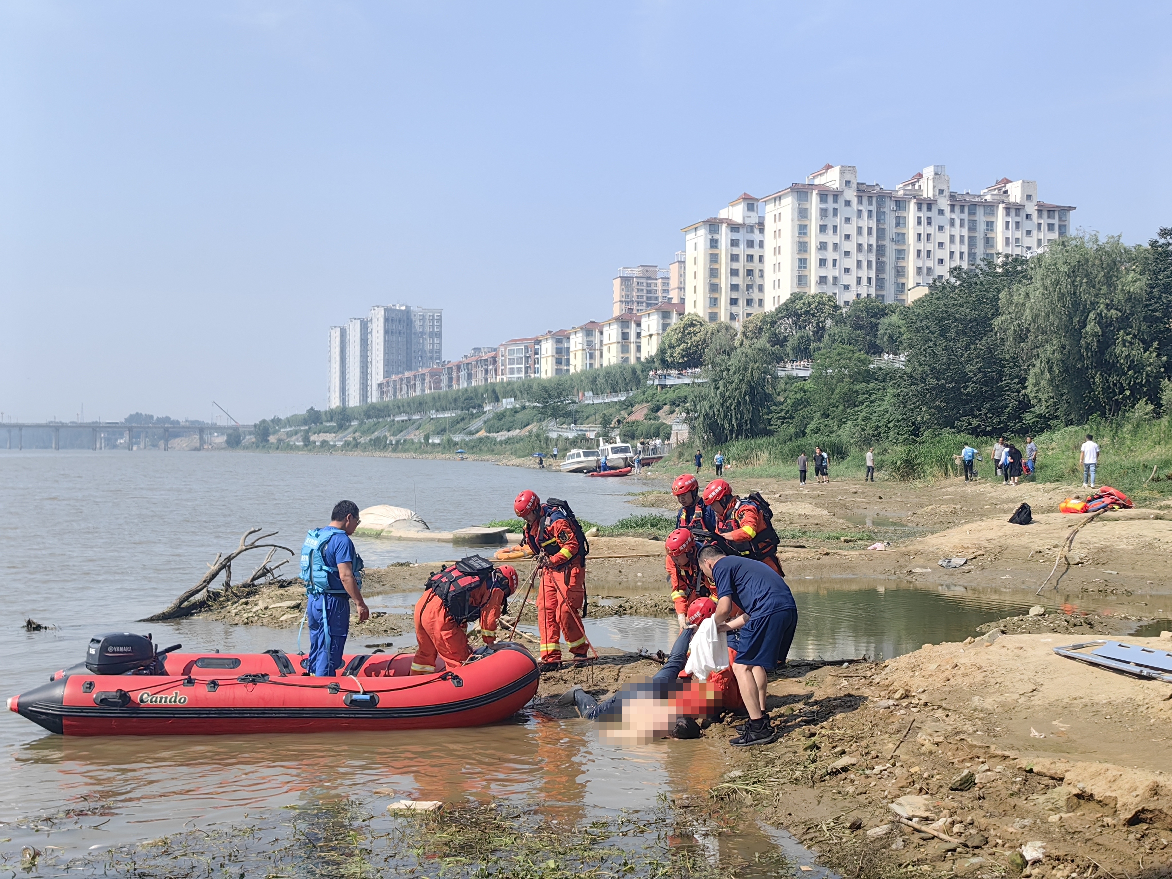 唐山胜利桥跳河图片