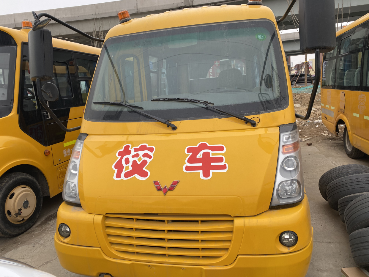 出售多台五菱19座幼儿园校车
