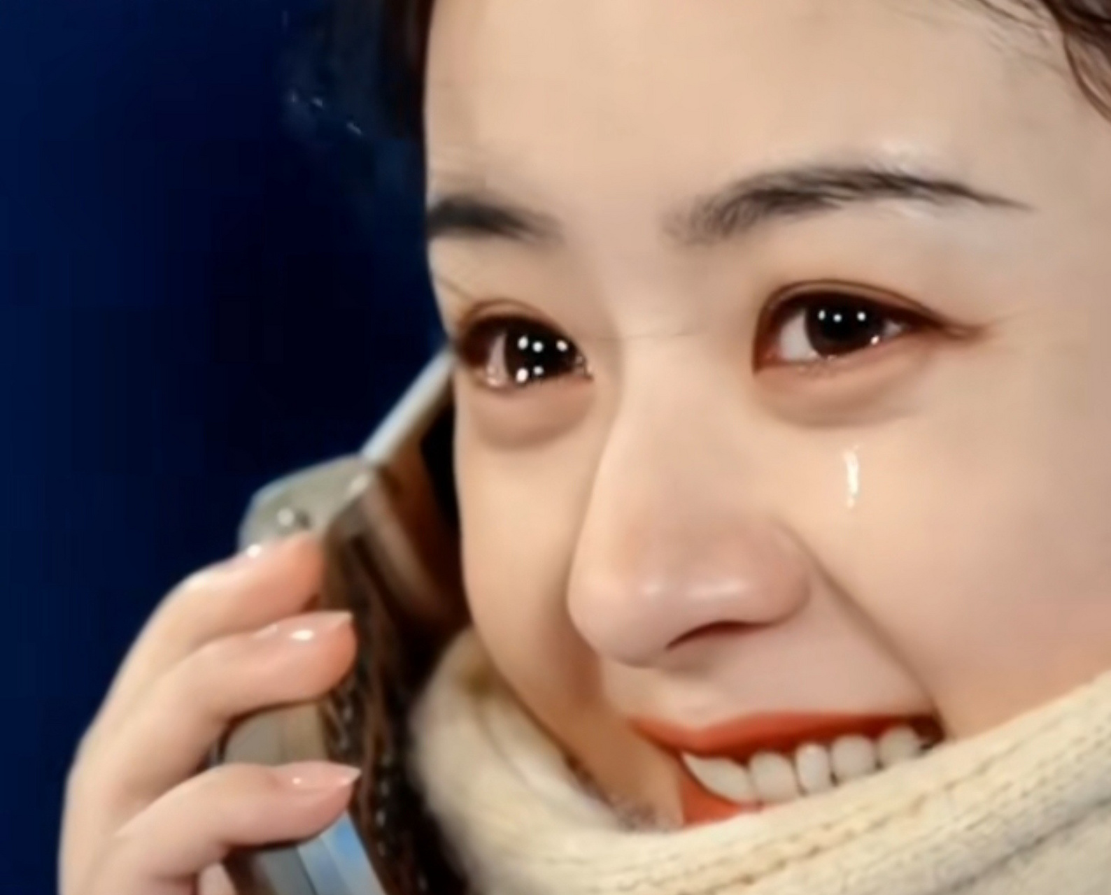 边哭边笑,美到我,赵丽颖的眼睛真得好亮呀[嘻嘻][嘻嘻]