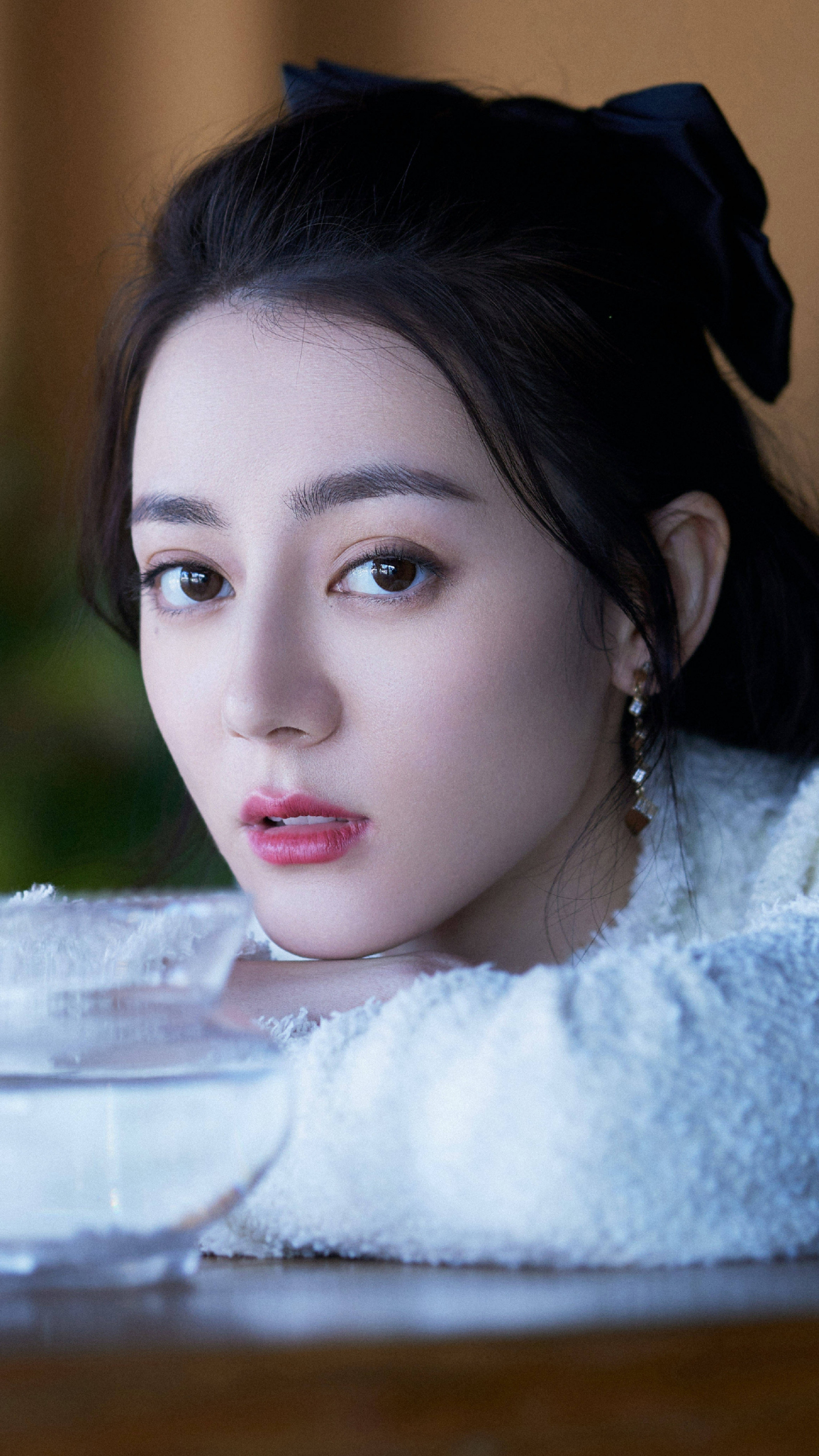 演员迪丽热巴,五官精致,来看身材气质超好的美女吧