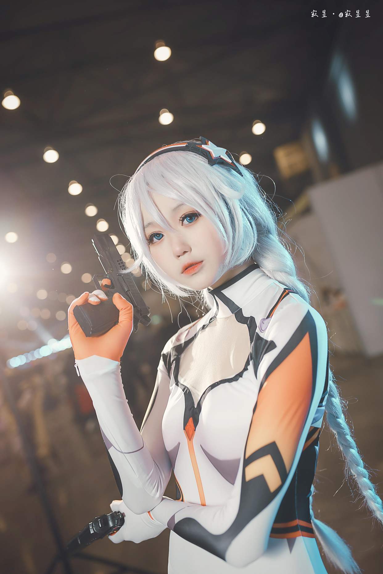 「崩坏3」cos:琪亚娜的枪已上膛,你刚接吗?