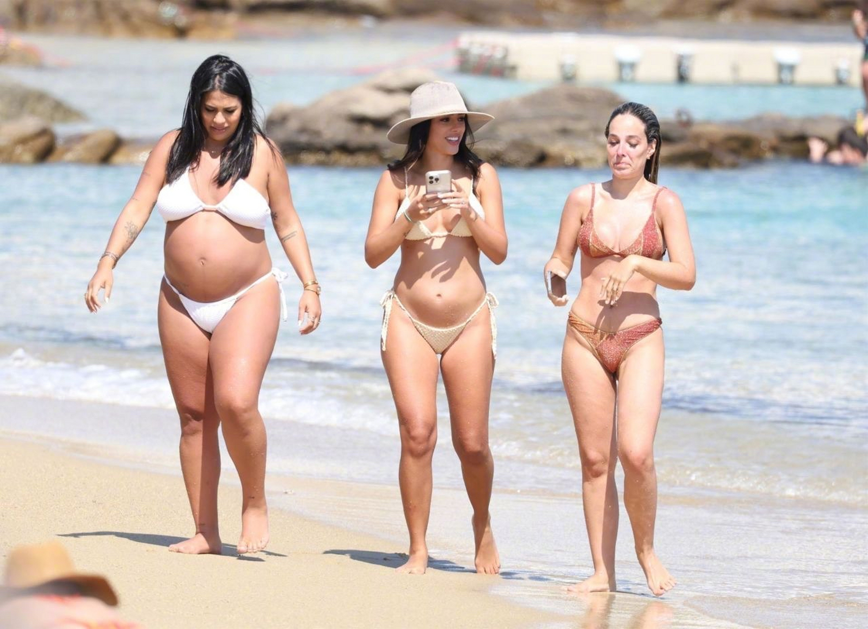 内马尔的现女友布鲁娜·比安卡迪bruna biancardi 现身希腊米科诺斯岛