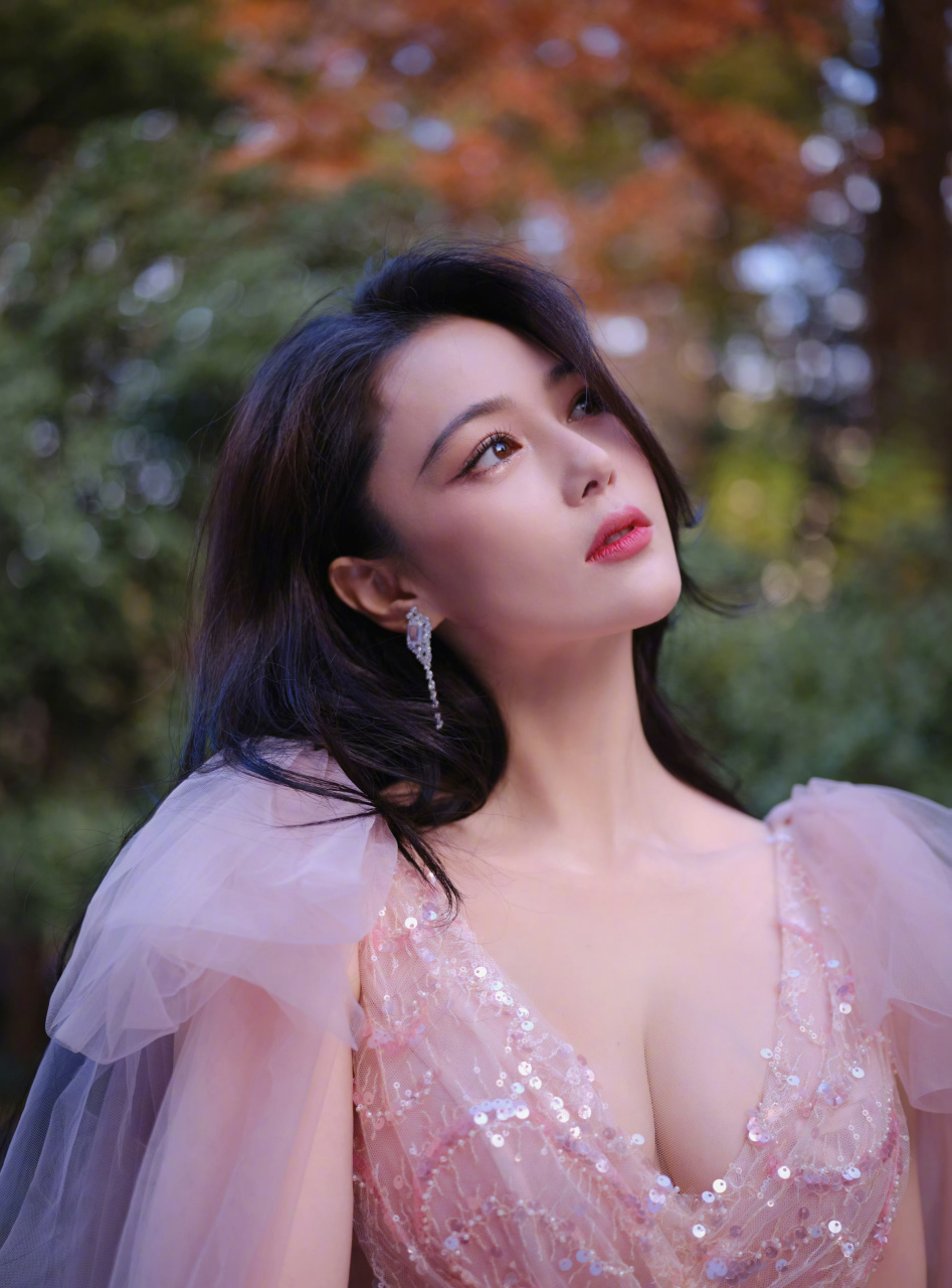 张馨予美图
