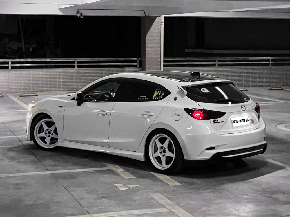 2016款马自达昂克赛拉两厢车改装18寸轮毂案例