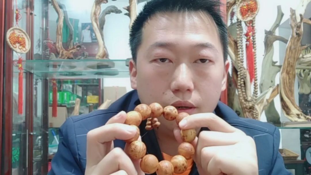 崖柏手串怎样鉴别,川料和太行料怎样区分,文玩店老板全告诉你