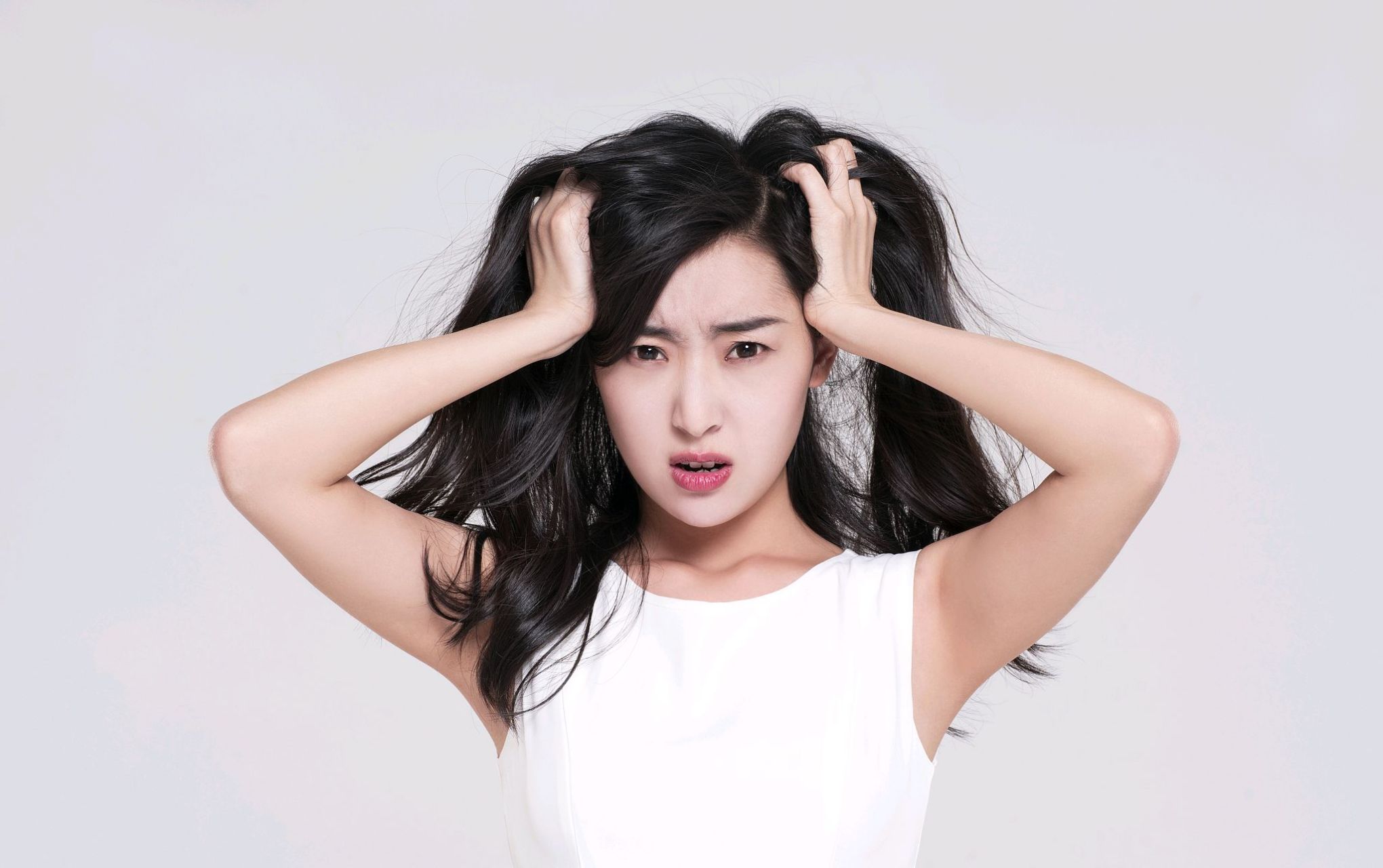 当你愤怒时,尝试深呼吸,冷静思考,表达情感,寻找支援,接受现实和分散