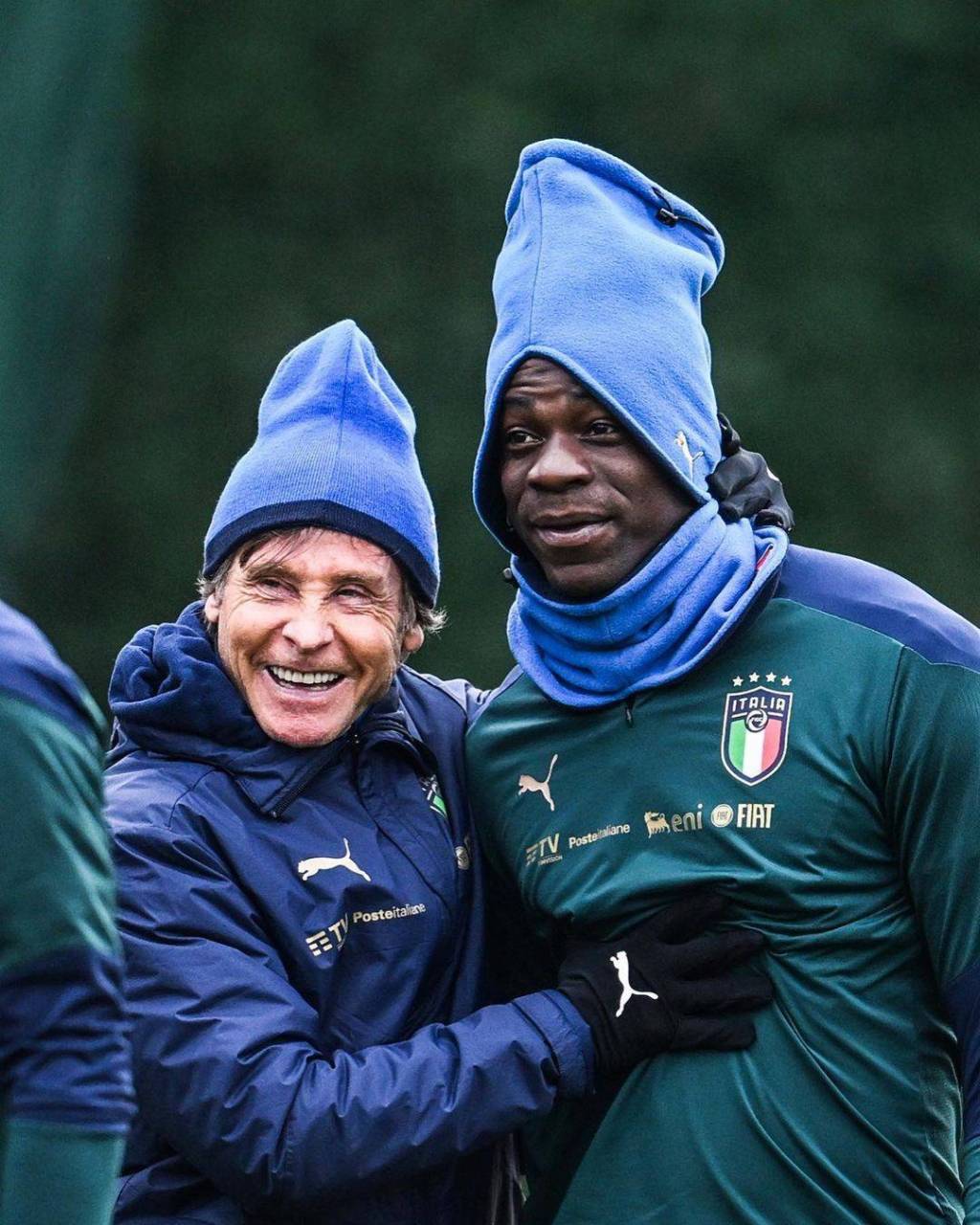 曼奇尼征召巴洛特利回国家队,看这对"父子"笑得多开心!