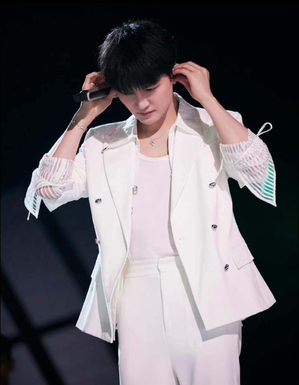 写真# #周深照片# #宝藏男孩周