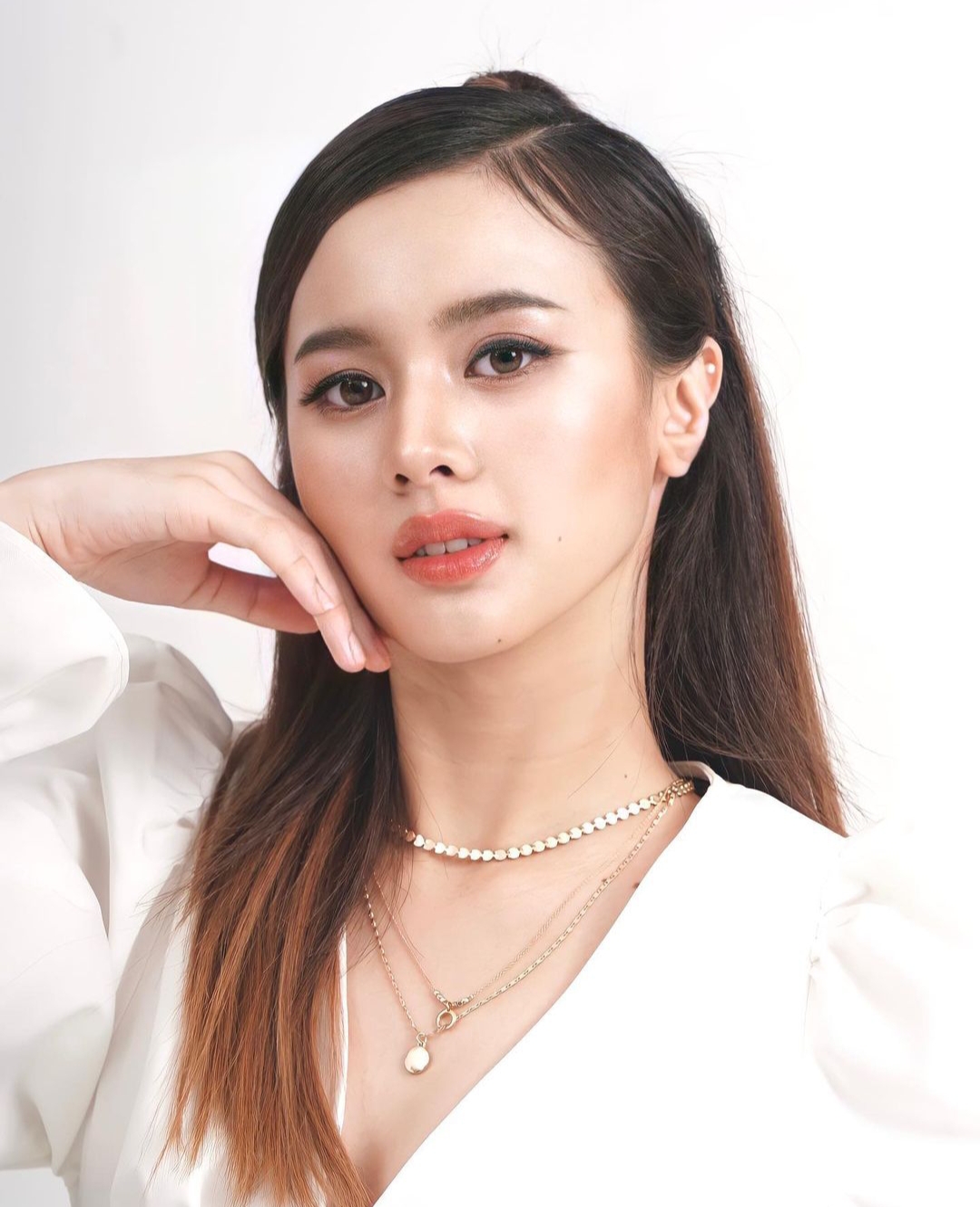 彩尼查·萍彤