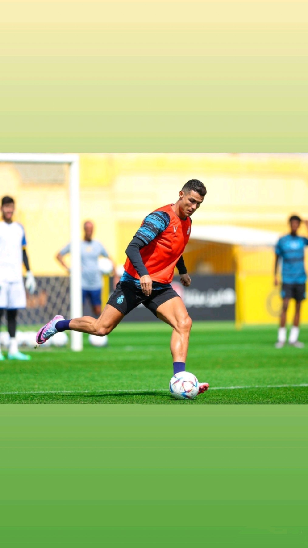 38岁c罗今日份训练自律的让人敬佩看起来就像个18岁小伙子