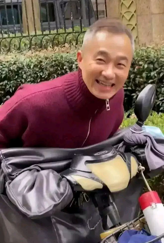 上海滑稽戏演员接私活,阿庆阿德一场5到8万,东方卫视咋了?