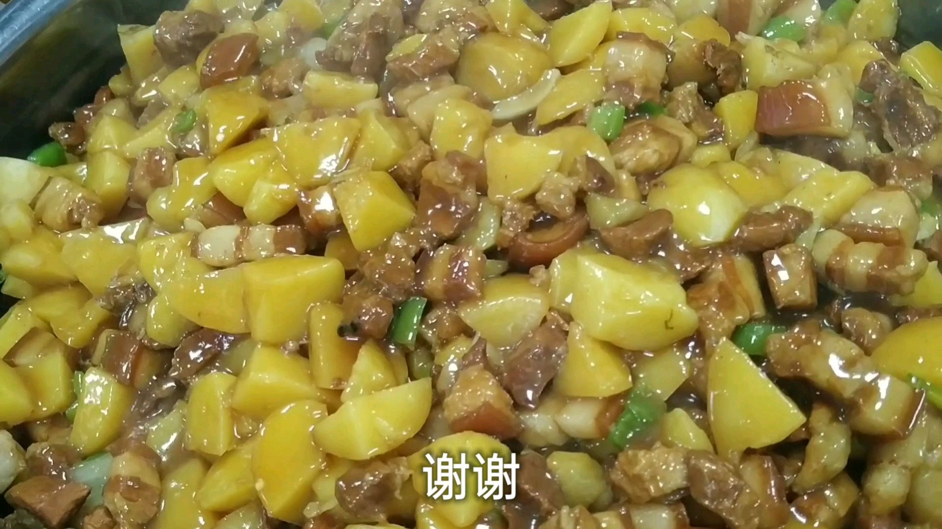 红烧肉炖土豆.沾糕拌米饭都不错.看一眼肚子就饿.技术含量全告诉您
