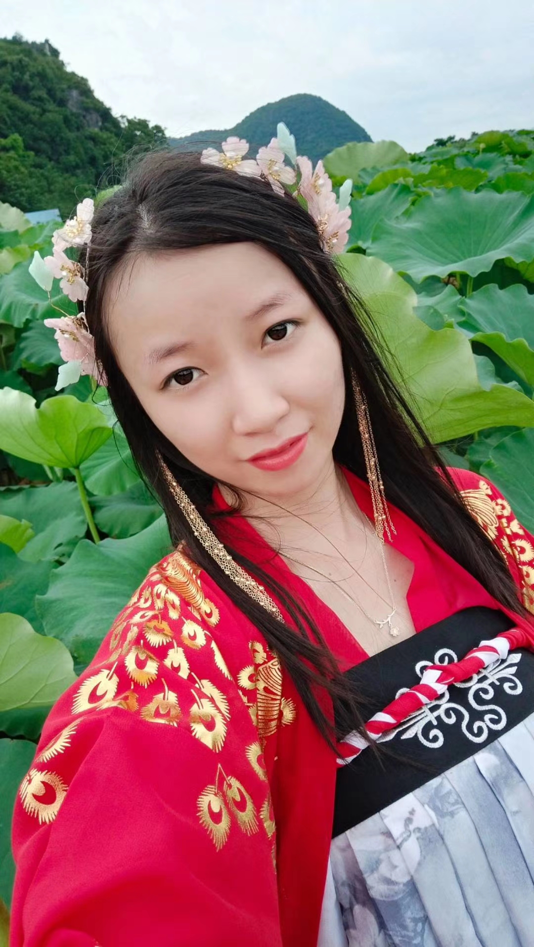 穿汉服的广西美女,洋溢着古典美的气息