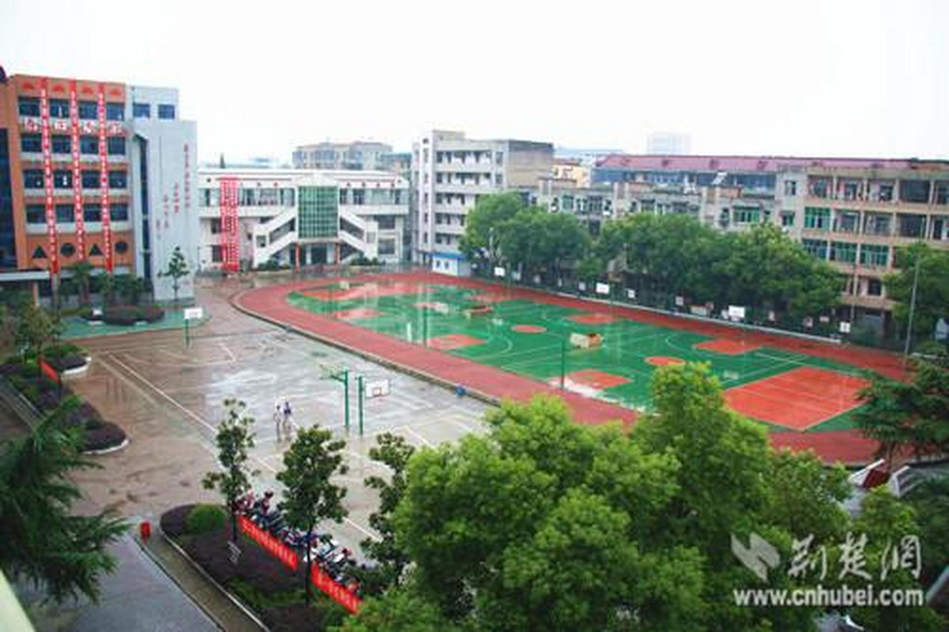 合肥经济技术学院(原名合肥烟草学院)是国家烟草局直属高校,也是全国