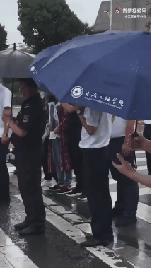 我就读于宁波工程学院