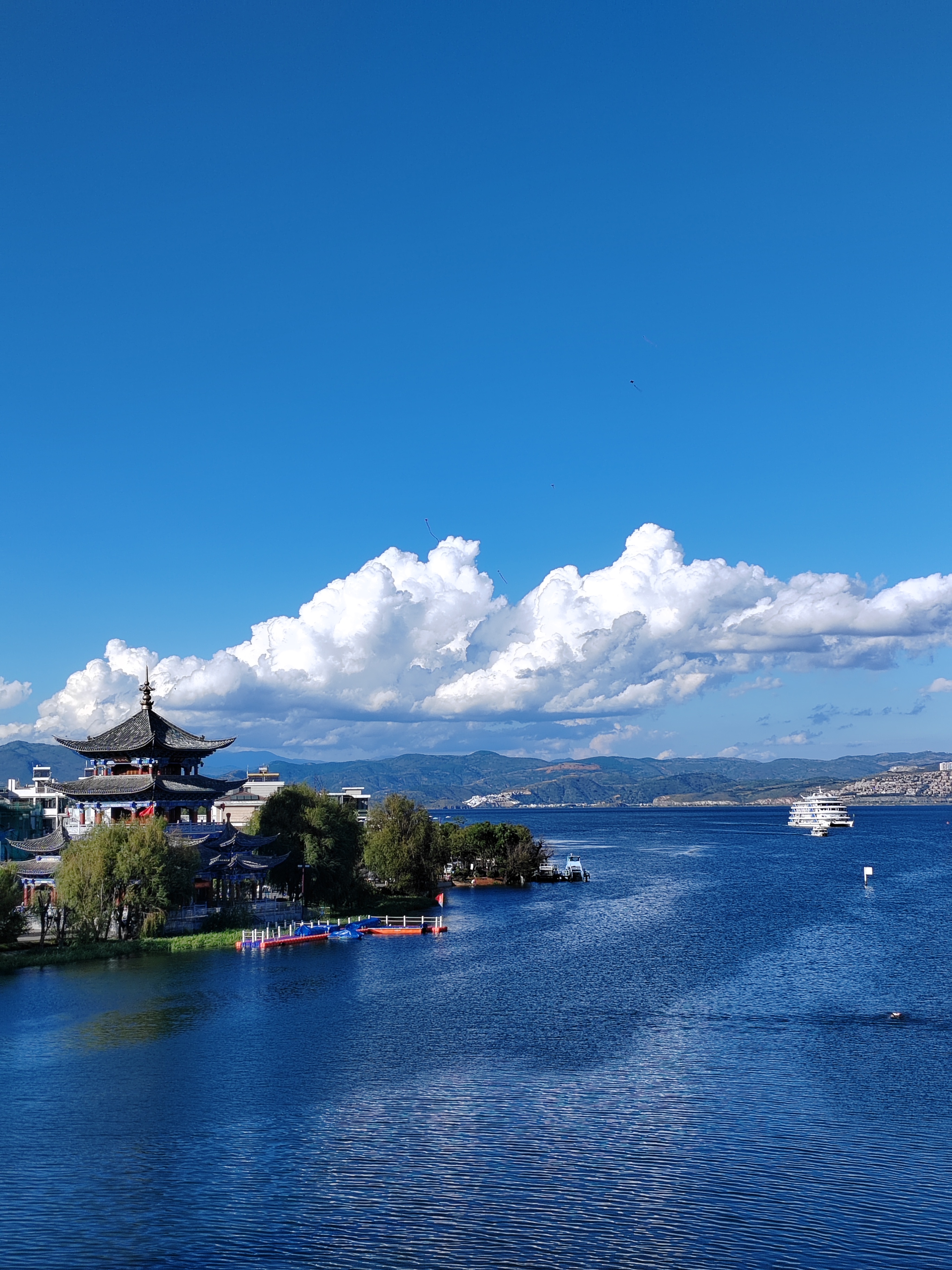 洱海蓝天白云治愈系,大理自然风光摄影图片