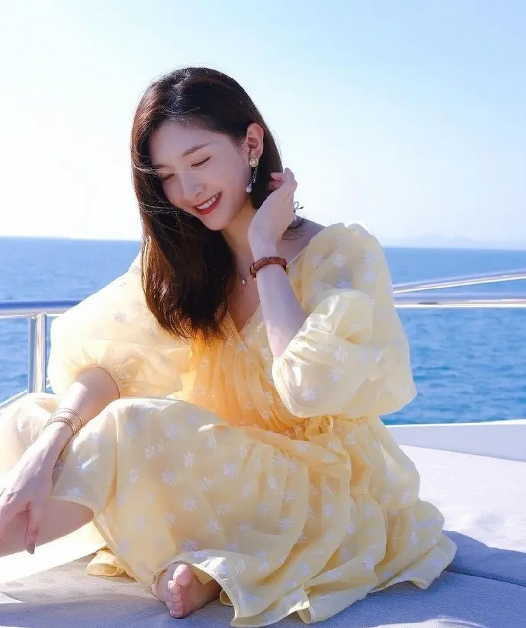 江疏影可爱的小脚丫