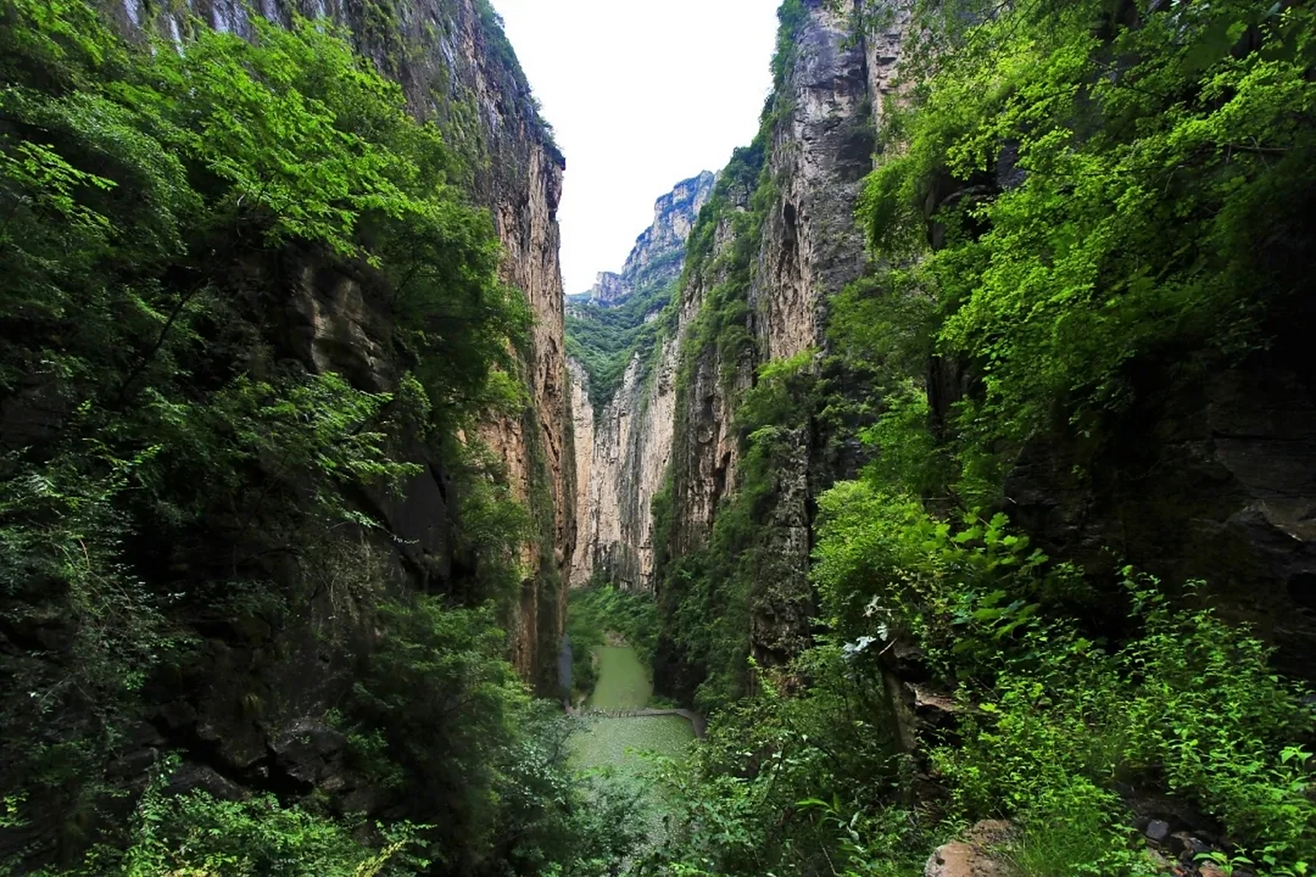 国庆中秋双节同庆# 位于山西长治市平顺县境内的天脊山风景区,地处