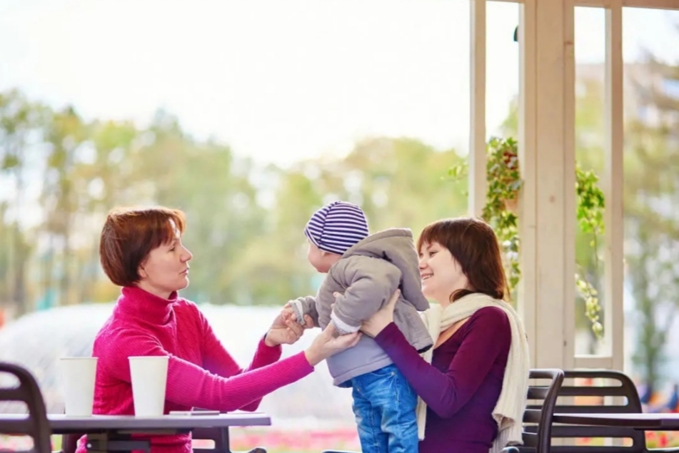 带小孩 baijiahao.baidu.com