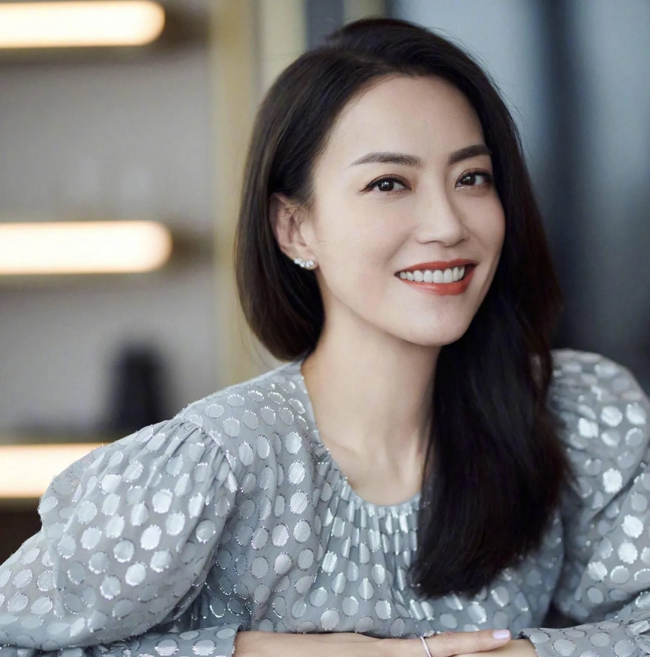 那年,谢霆锋的女助理霍汶希被男友甩了,不久以后,她才发现自己已经