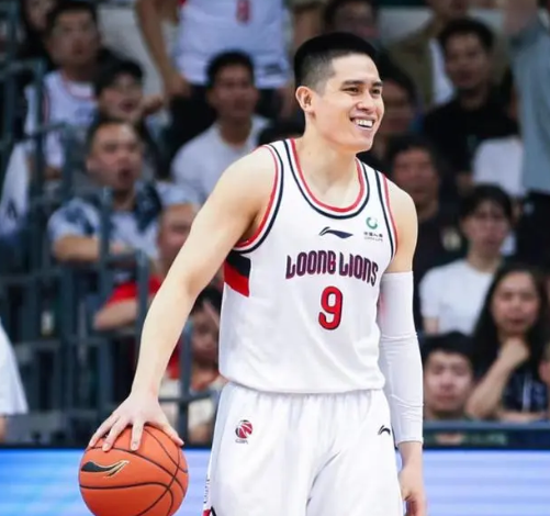 26分5助,龙狮赢球第一功臣!陈盈俊征服全场龙狮球迷