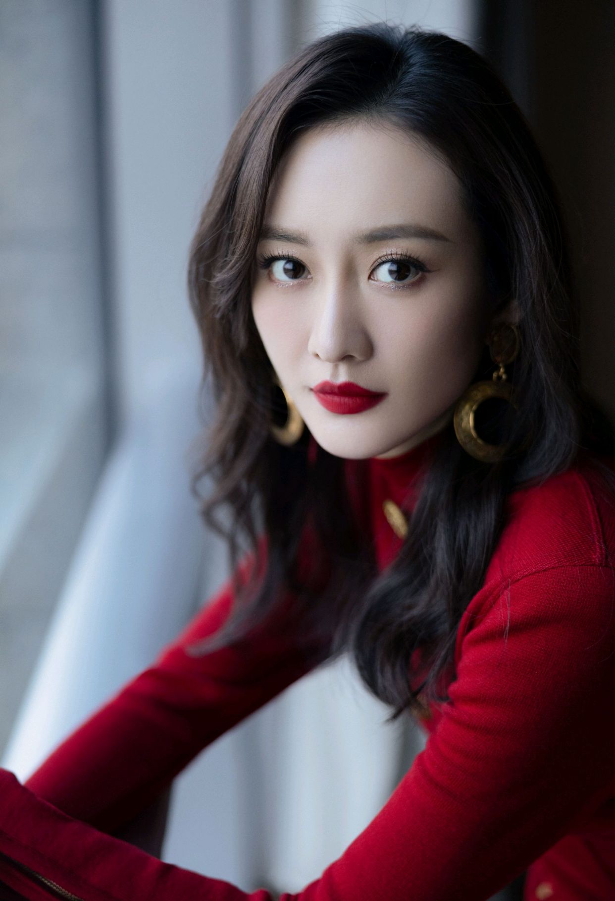 王鸥写真美图:美丽大方,成熟知性