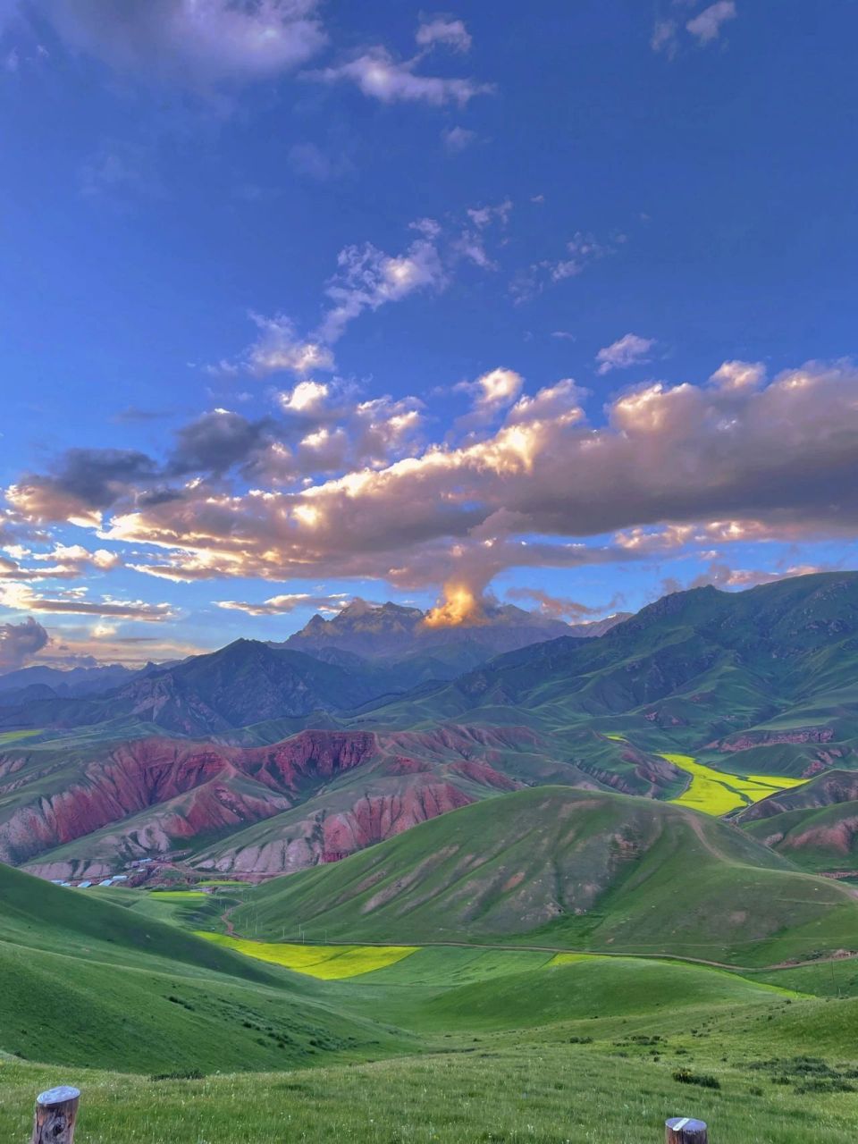 祁连卓尔山93 秋日去卓尔山,天空很干净,没有西北其他地方漫天