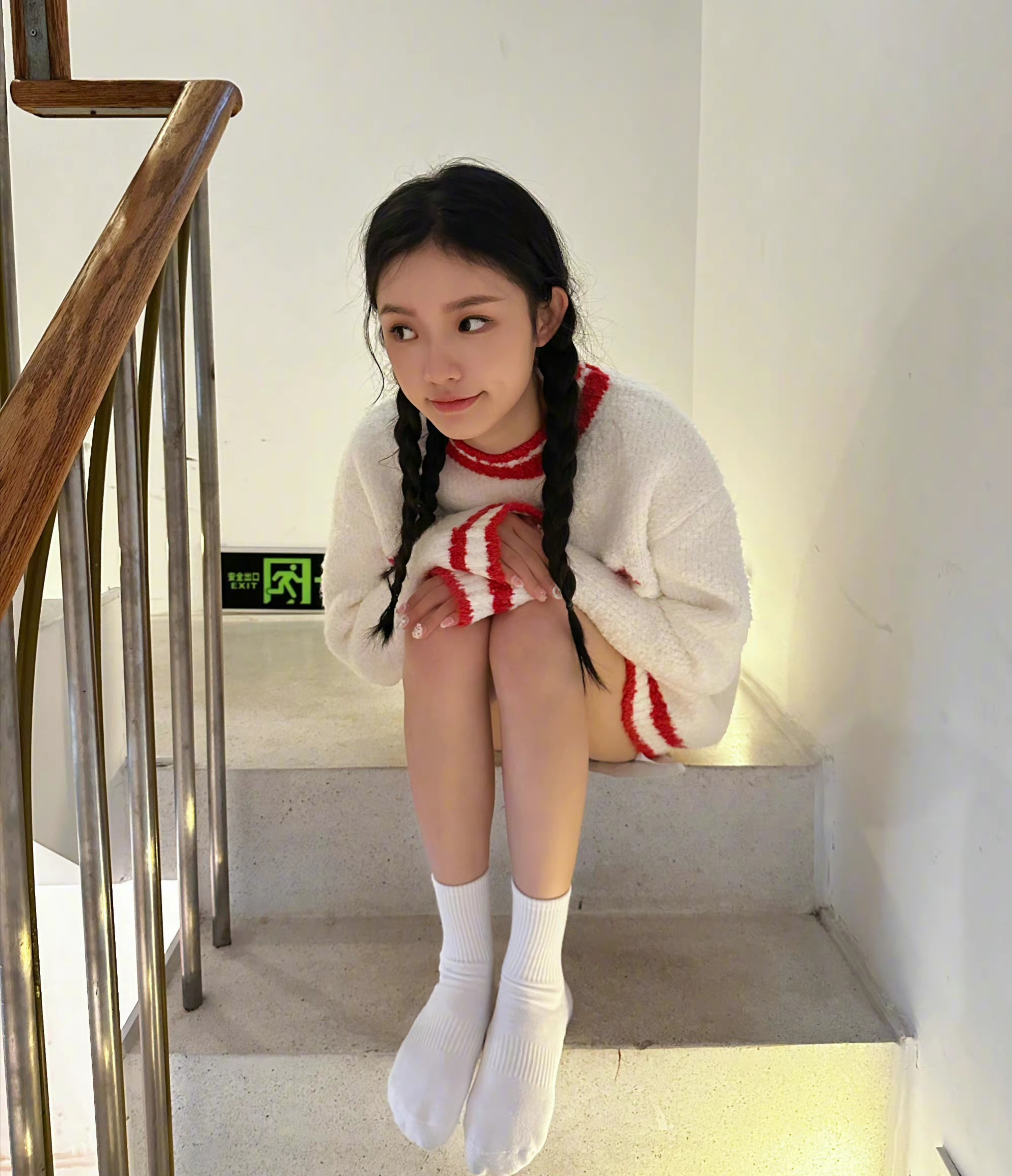 穿棉袜的林允太美了!