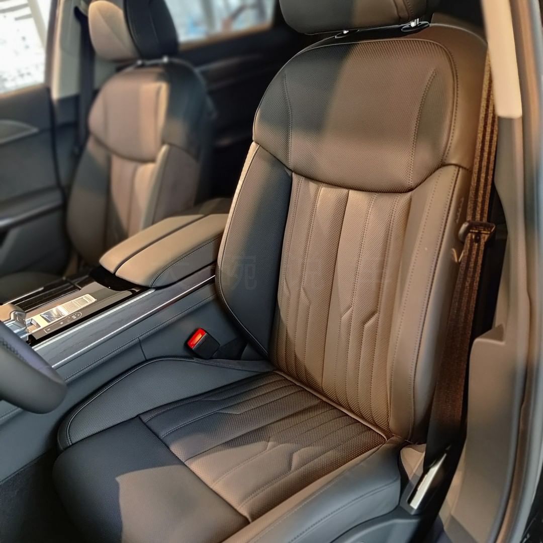 新一代奥迪a8来了,质感提升明显,3.0t混动 长轴距,相当霸气