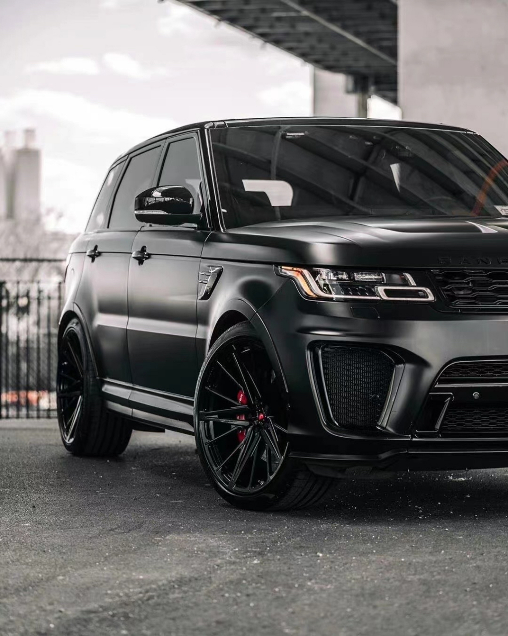 高级感!汉思孚哑光黑色#汉思孚# #车漆改色膜# #路虎