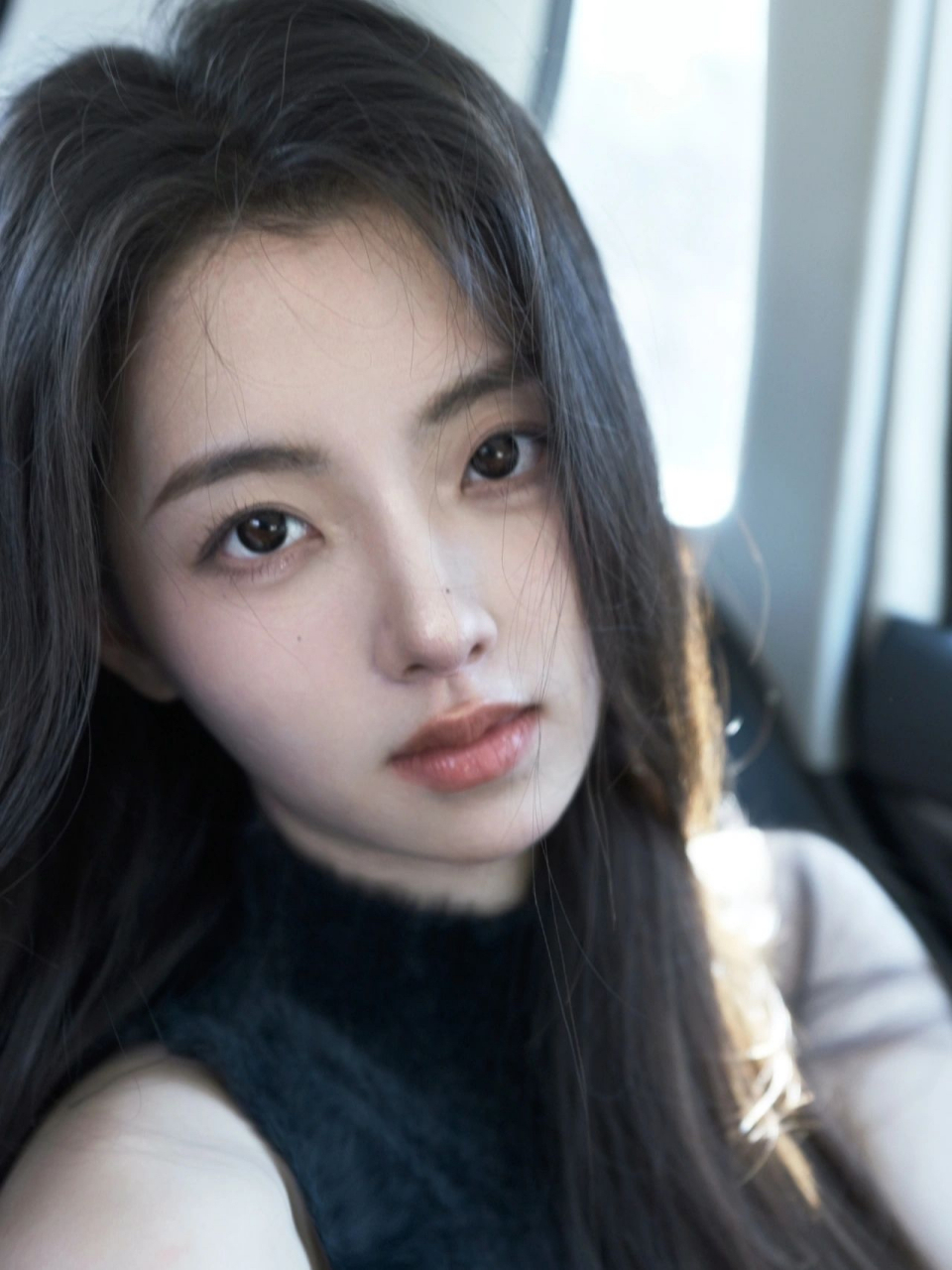 挺喜欢这种长相干净的女孩