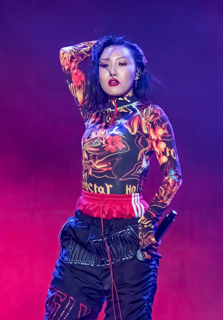华莎与韩惠珍,朴娜莱在2020年7月15日为mbc节目《我独自生活》进行