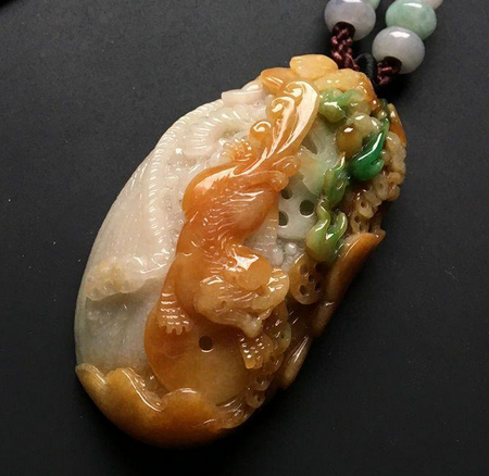 多色的翡翠该如何挑选,你知道吗?