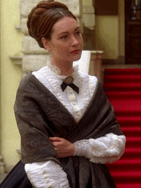 新版《茜茜公主》中最惊艳的10条裙子:低调的奢华,不比老版的差