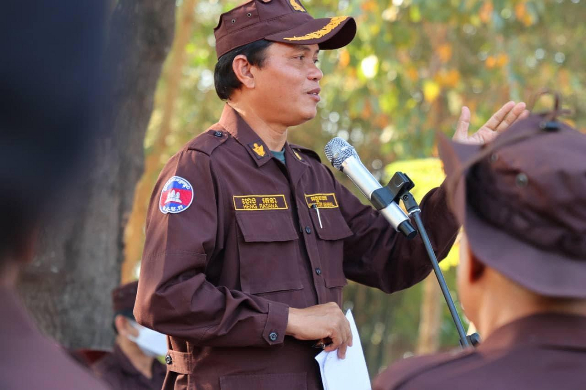 柬埔寨排雷专家上周在波兰会见了乌克兰国家紧急服务部门的成员,对