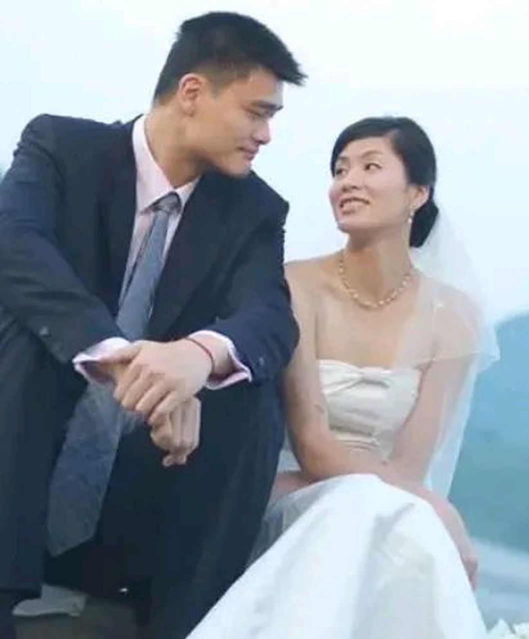 "姚明的妻子叶莉抱怨.