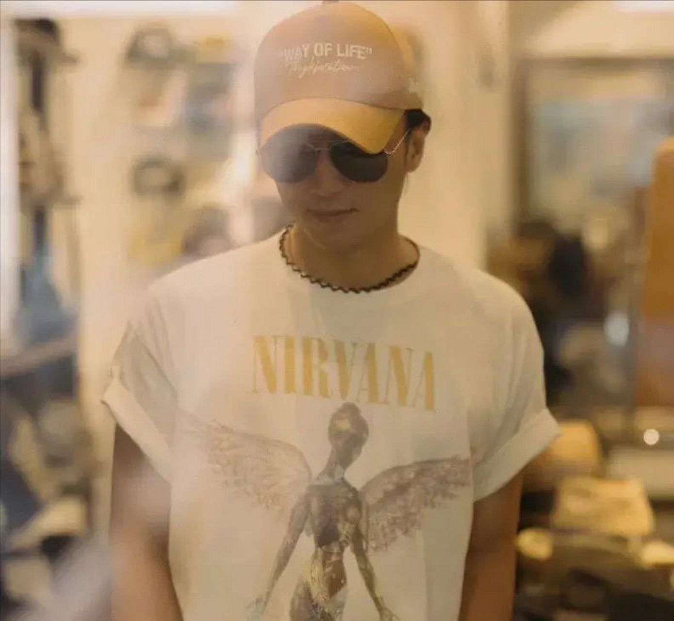 当年张柏芝和任贤齐一起拍电视剧,在拍摄结束后被张柏芝所吸引,居有