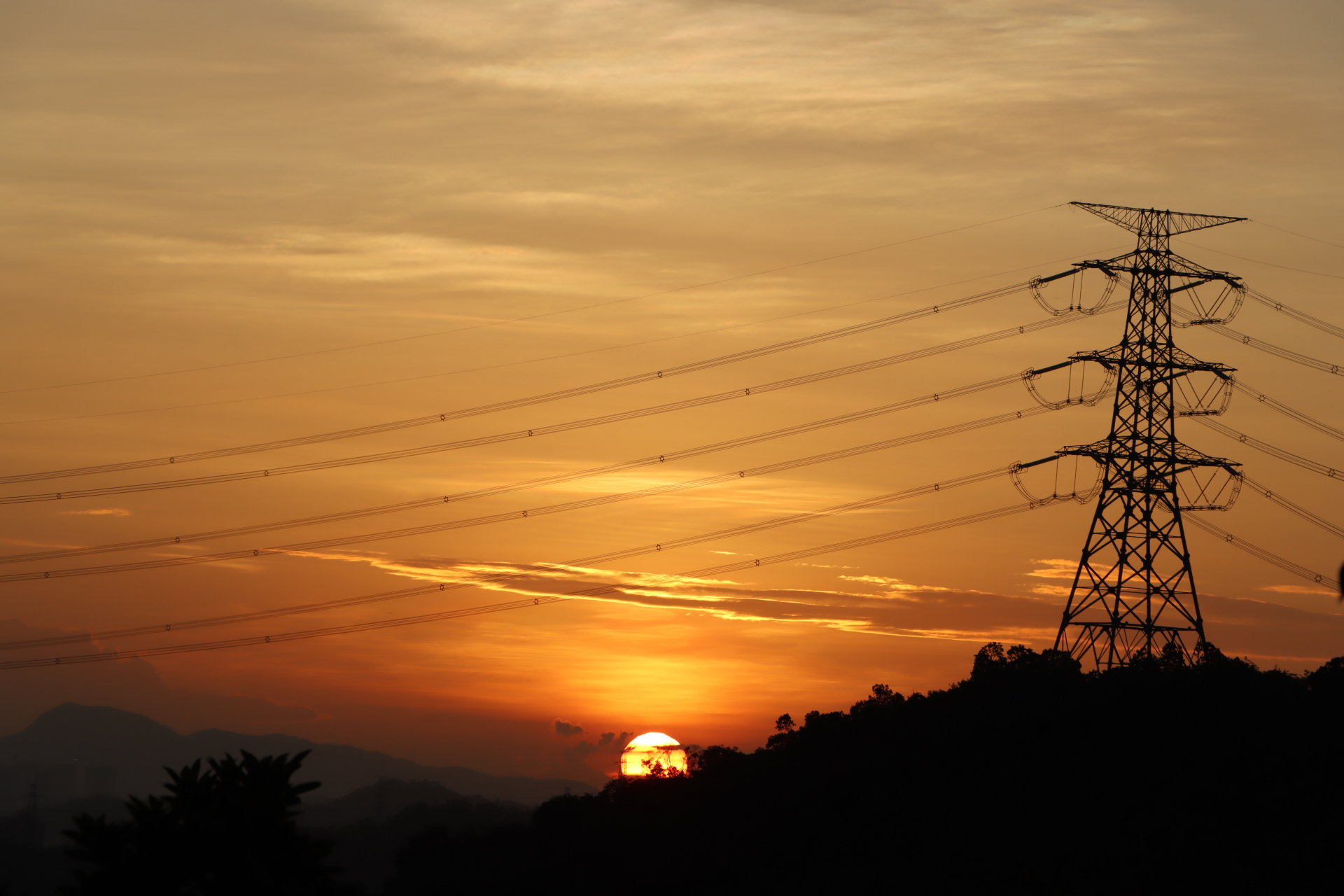 分享今日深圳梧桐山绿道拍摄夕阳