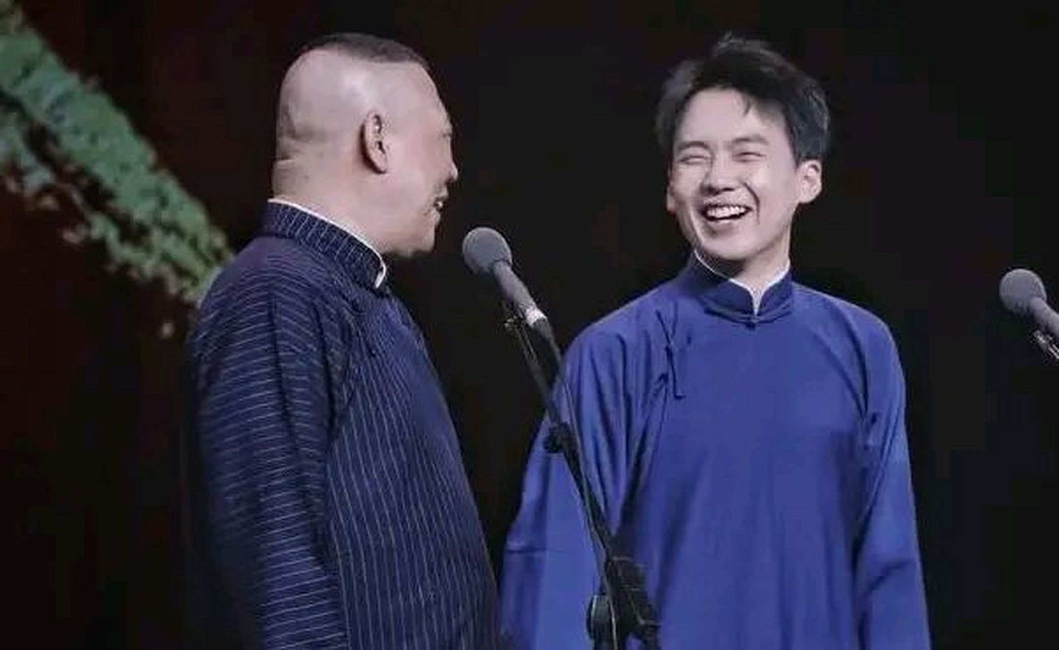 郭麒麟成名后,给远在日本的母亲胡中惠打电话:"妈,您回来吧,儿子现在