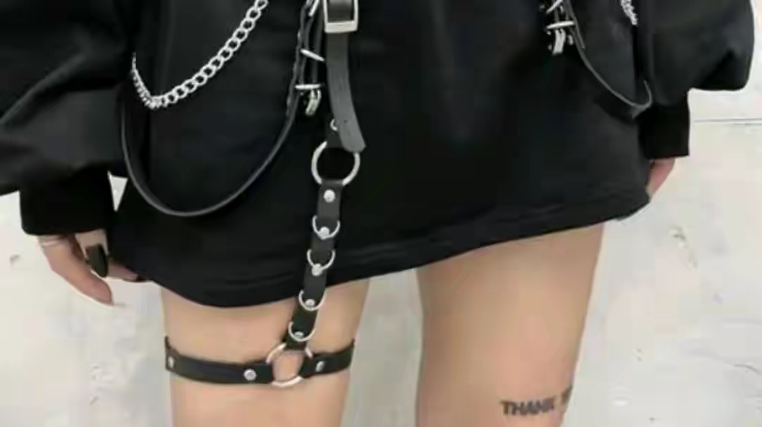 不仅是为了加"攻速"!动画妹子常在腿上绑带子,现实也开始流行